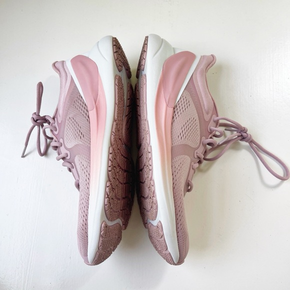 Lululemon Blissfeel Women's Running Shoe - Picture 11 of 12
